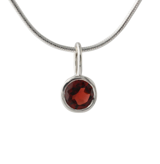 Silberanhänger mit 6mm Granat