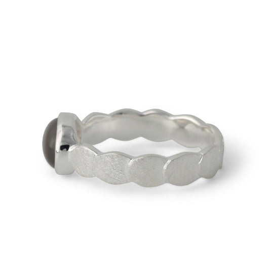 Silberring mit 9x7mm Mondstein grau