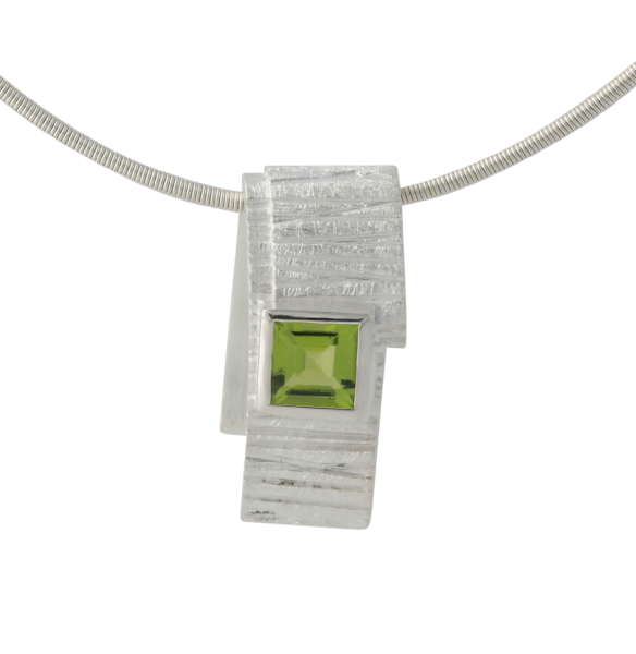 Silberanhänger mit 6x6mm Peridot